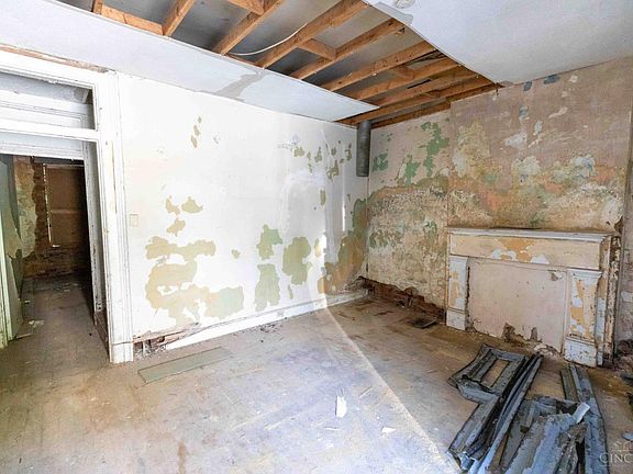 4th image of 1575 Tremont St