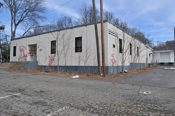 2nd image of 30 Elmwood