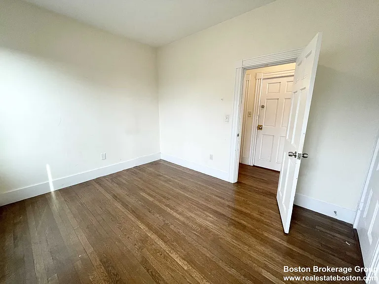 Buttonwood St — Photo 7