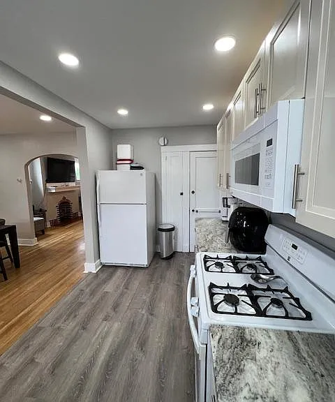 3300 Parkview Ave — Photo 8