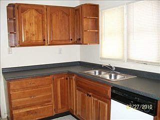 4th image of 141 E Pendle St