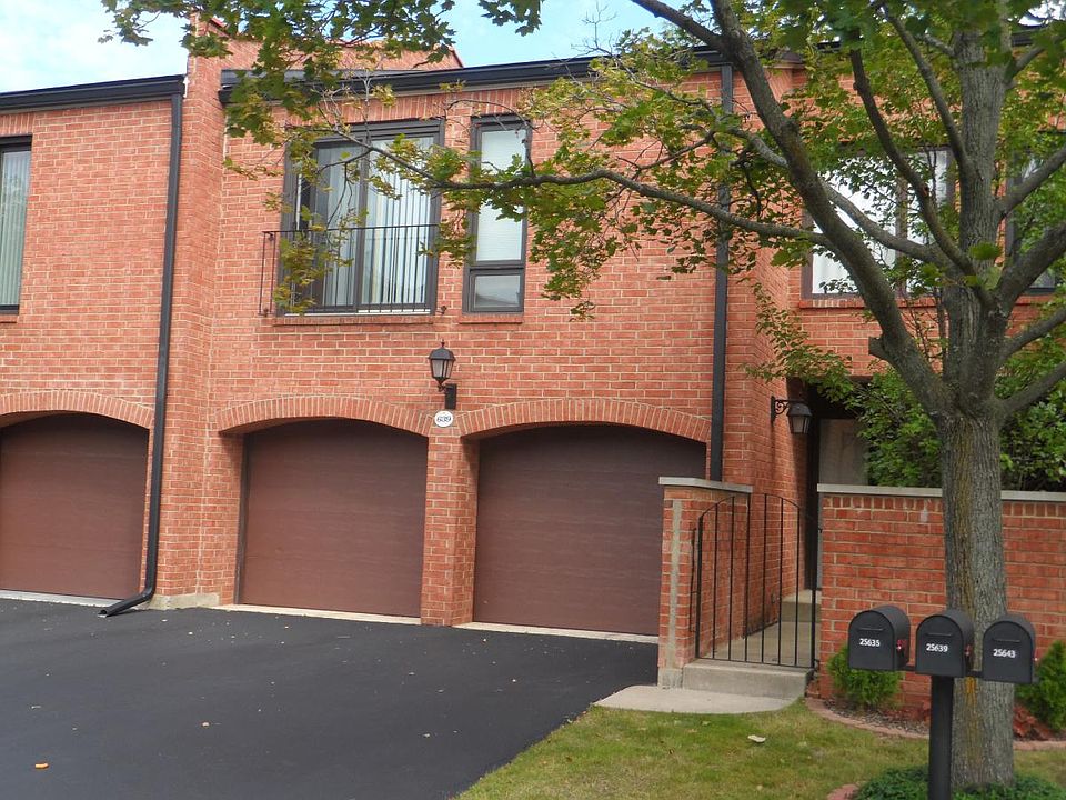 1st image of 2S639 Gloucester Way W