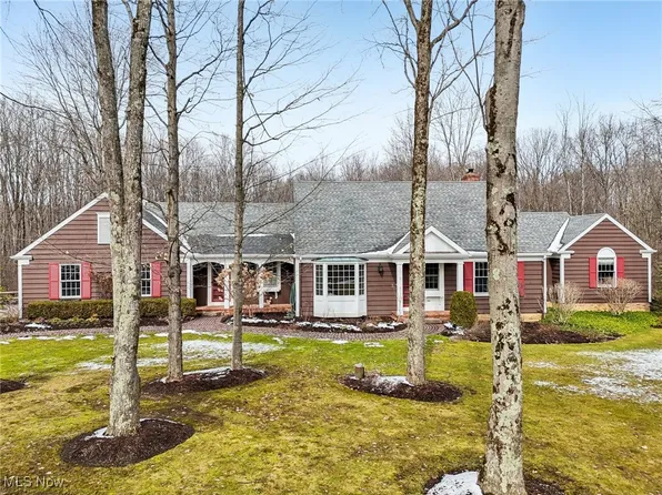 7520 Hunters Hollow Trl, Novelty, OH 44072