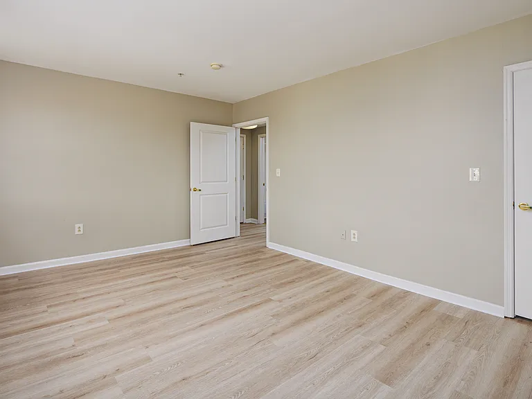 2438 Saint Paul St #2H — Photo 15