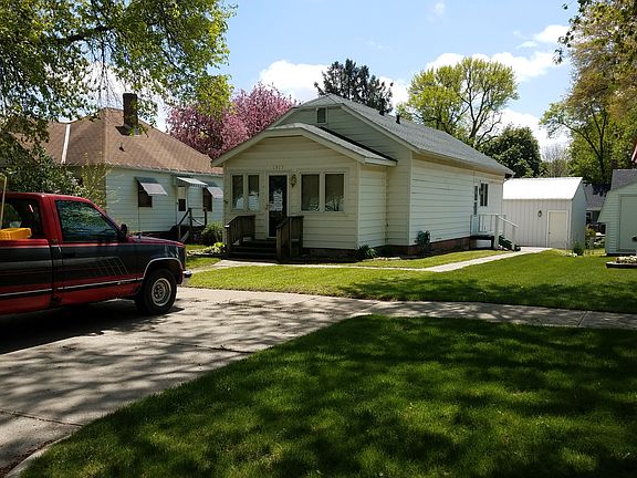 2nd image of 1315 Grand Ave