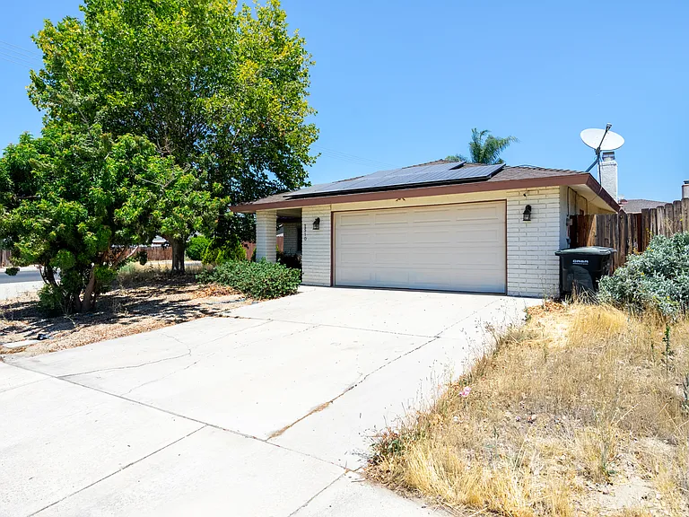 2510 E Devonshire Ave — Photo 27