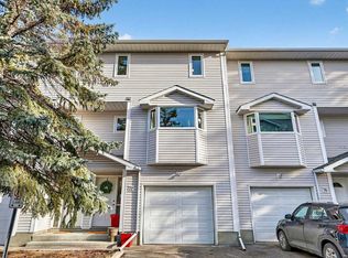 72 Glenbrook Vlg SW, Calgary, AB T3E 7E8