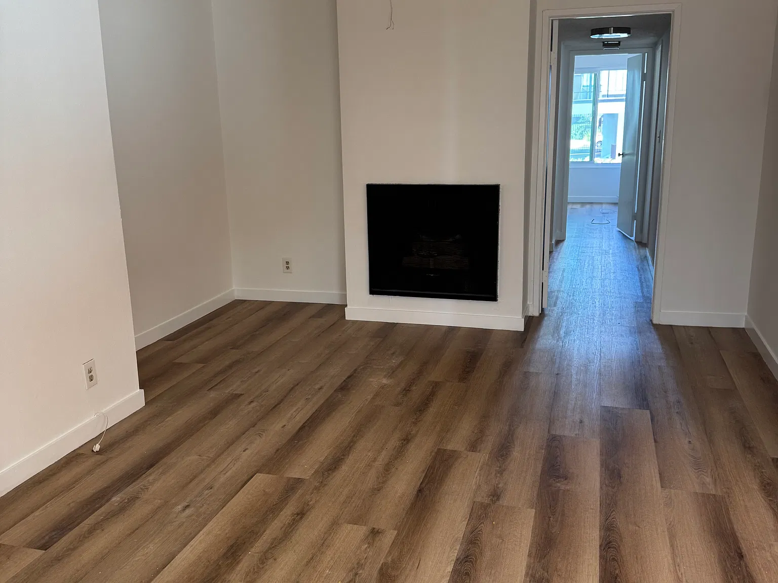 1827 Greenfield Ave — Photo 4