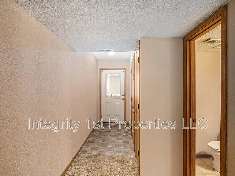 210 Pointe Ln — Photo 13