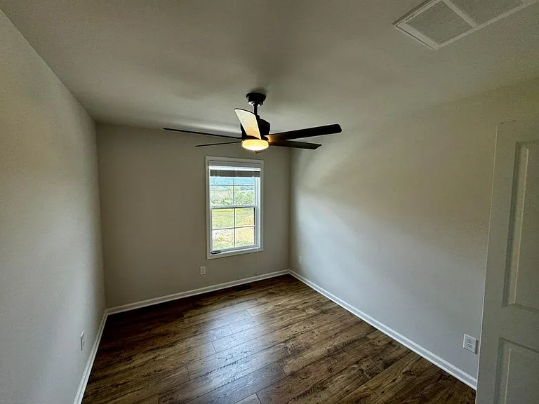 2050 Kyles Way — Photo 14