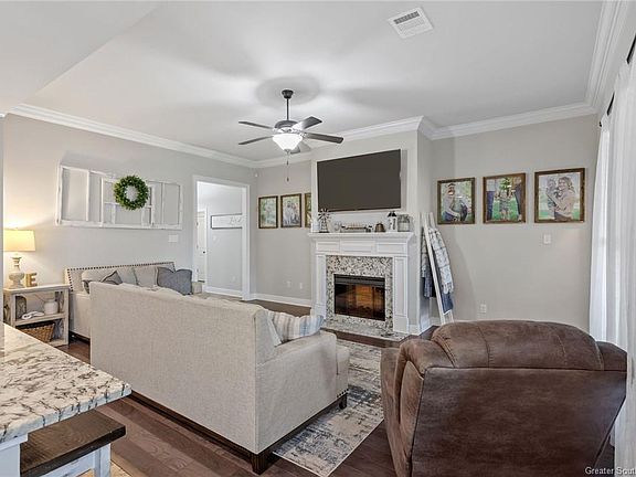 3rd image of 2085 Orleans Dr