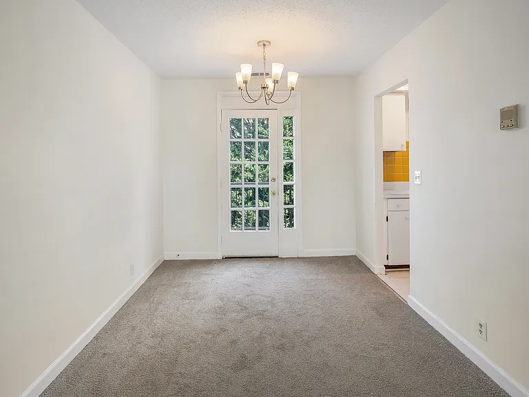 2820 S Abingdon St #C1 — Photo 11