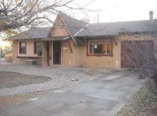 901 Lomas Ct NE, Albuquerque, NM 87112