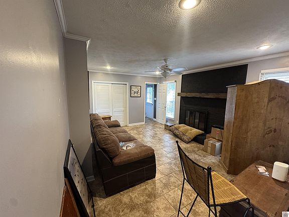 2nd image of 135 Nickell Heights Rd