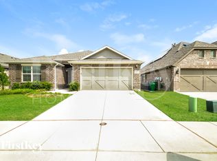 6217 Painswick Dr, Aubrey, TX 76227