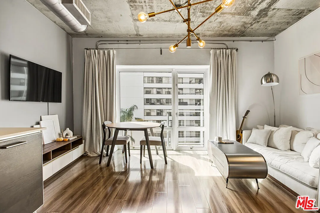 1 bed, 1.0 bath, 600 sqft, $2,200 — Photo 1