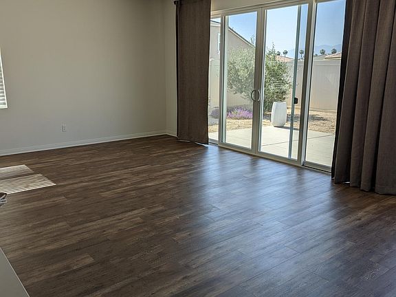 5th image of 26698 Eureka St