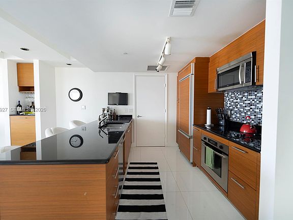 4th image of 50 Biscayne Blvd APT 3702