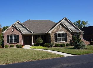 2 Richardson Dr, Glendale, OH 45246