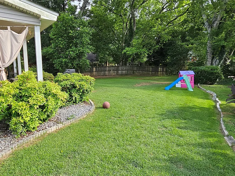 210 Sweetbriar Ln — Photo 5