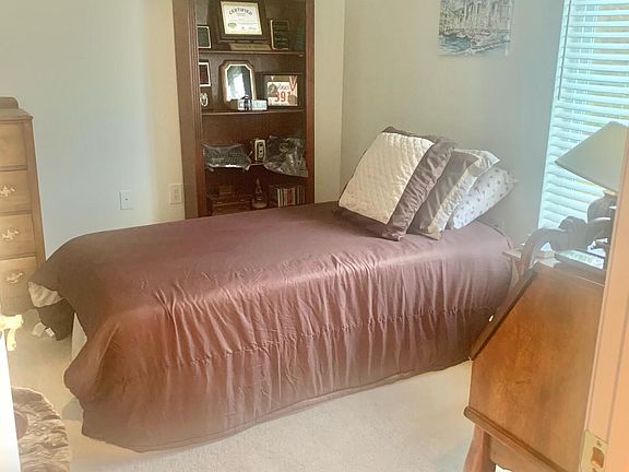 4th image of 233 Elkahatchee St