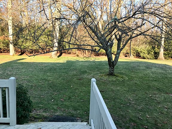 4th image of 1586 Beaver Hollow Dr