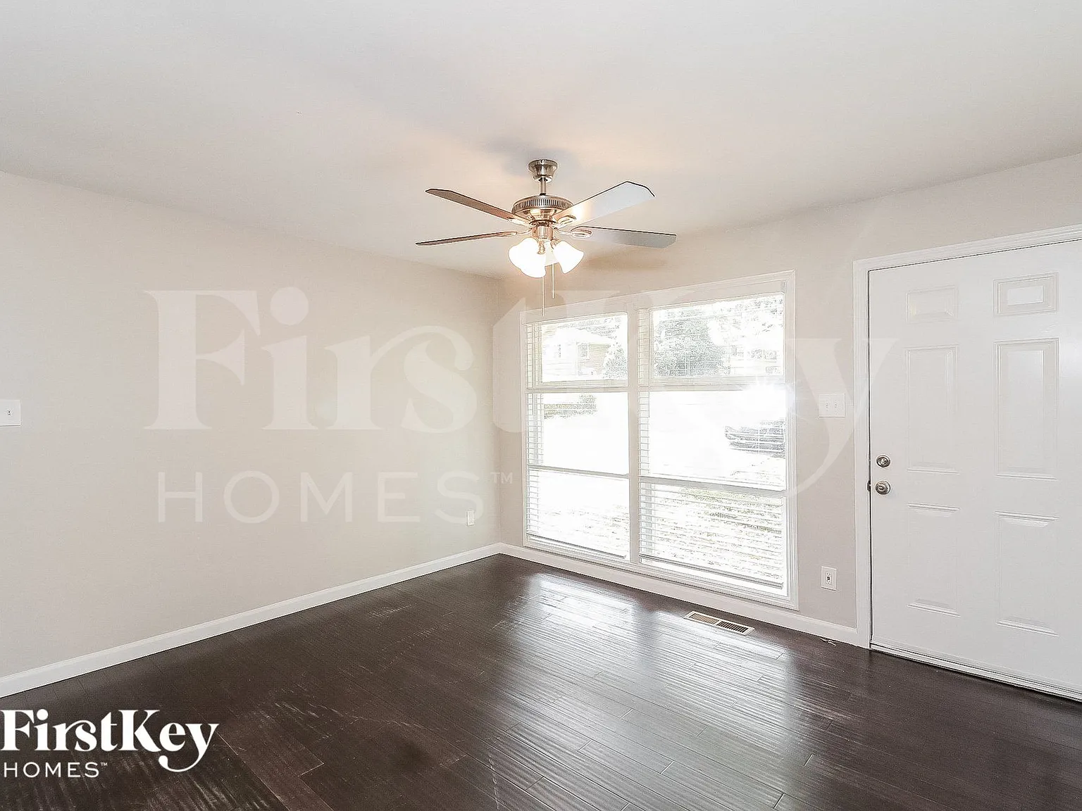 3 bed, 2.0 bath, 1100 sqft, $1,970 — Photo 3