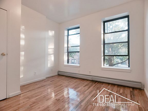 3rd image of 467 17th St #1D