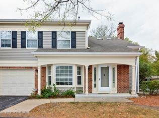 102 Bent Creek Ct, Palatine, IL 60067