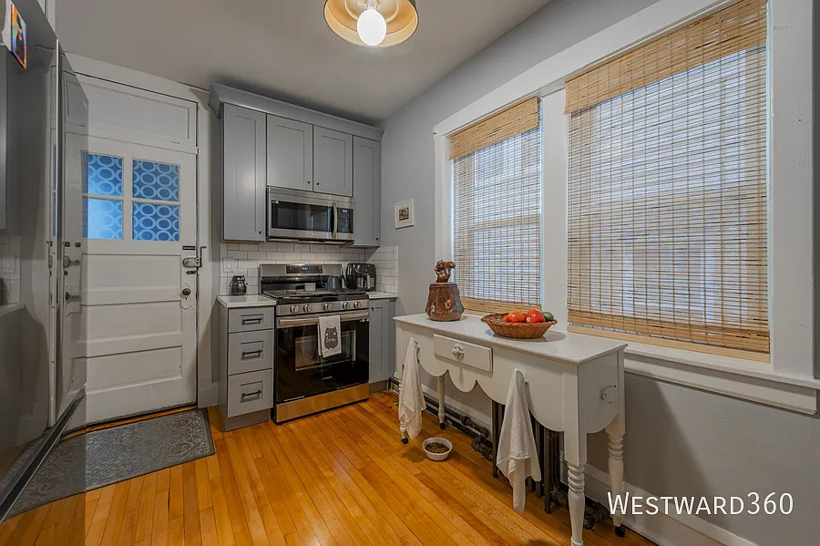 1318 Dewey Ave #2