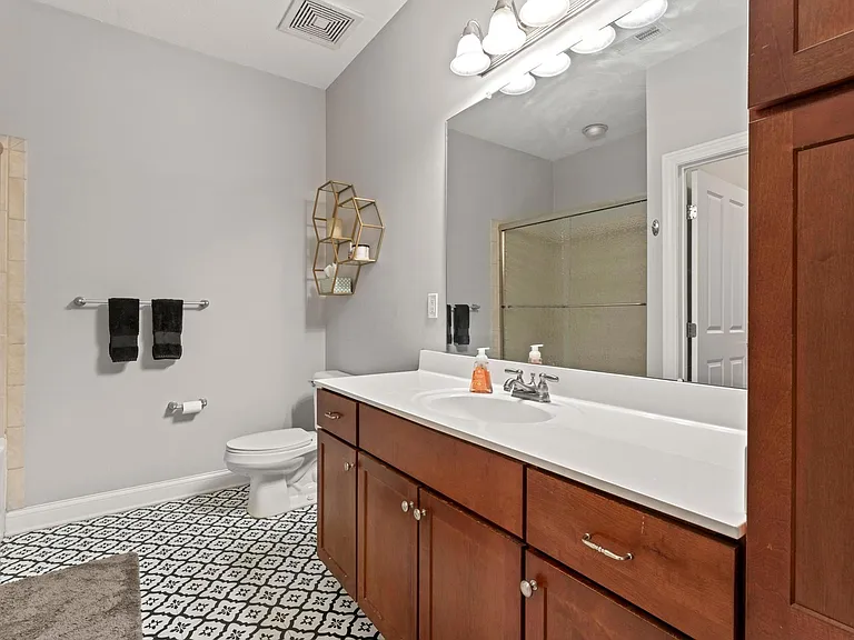515 W 1st Ave — Photo 23