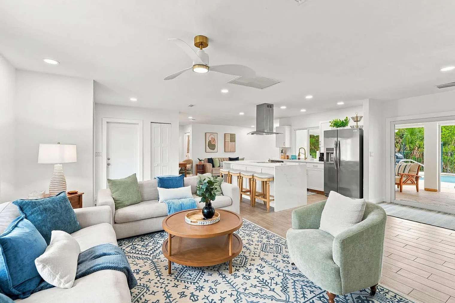 3 bed, 2.0 bath, 1840 sqft, $9,400 — Photo 3