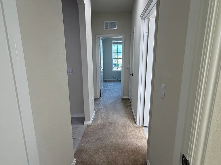 2504 Melrose Dr — Photo 8