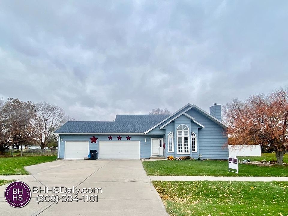 1st image of 4016 Greenwood Dr