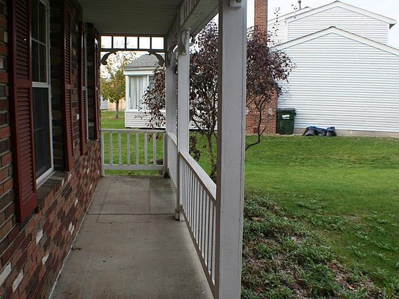 3rd image of 5512 Pond Ct