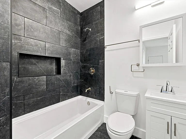 3049 N Stillman St — Photo 3
