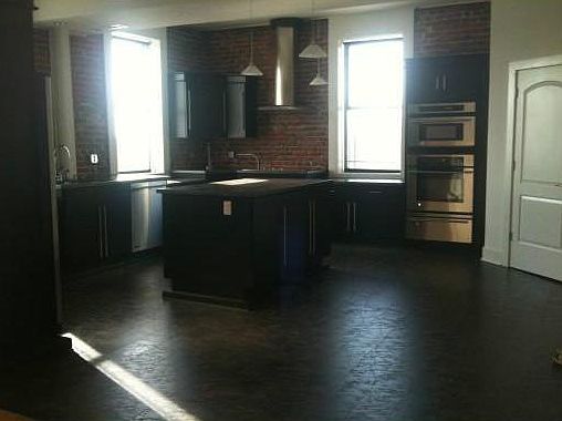 1st image of 105 Main St SE