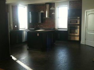 105 Main St SE, Gravette, AR 72736