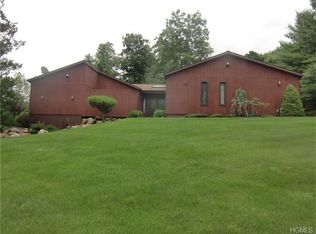 16 Trappers Way, Pomona, NY 10970