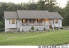 Home for Sale in Hendersonville, North Carolina $264,000