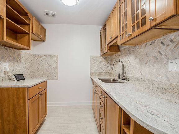 4th image of 10B E Dundee Quarter Dr Unit 301