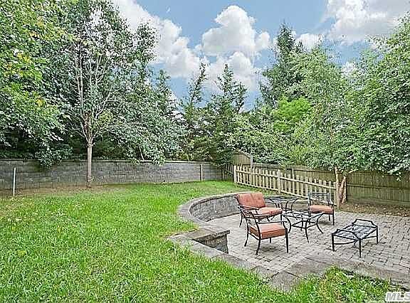 2nd image of 48 Essex Ct