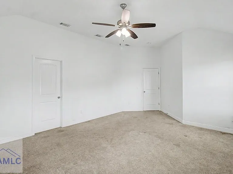 390 Fairview Cir — Photo 31