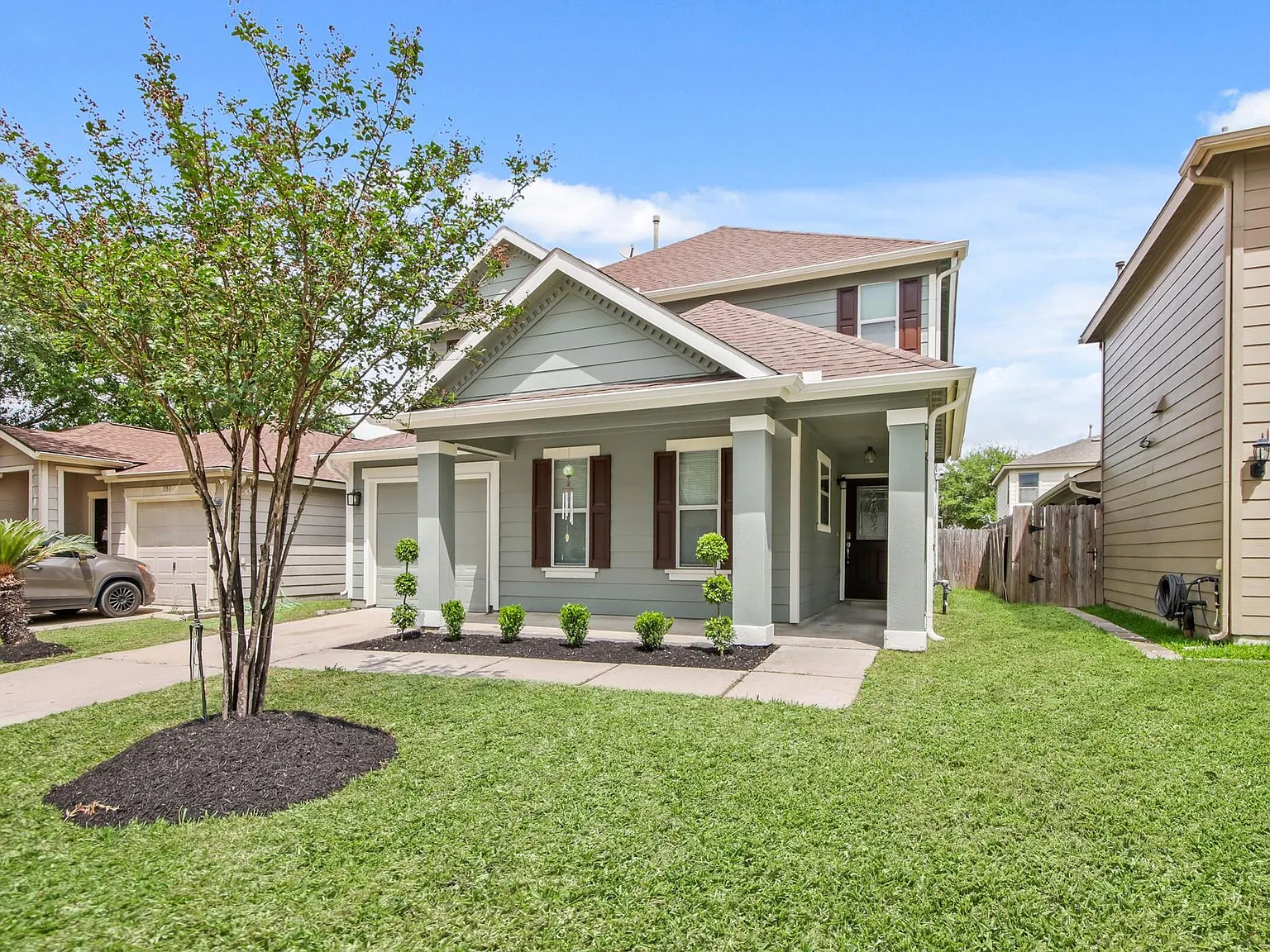 4 bed, 2.5 bath, 2193 sqft, $2,000 — Photo 3