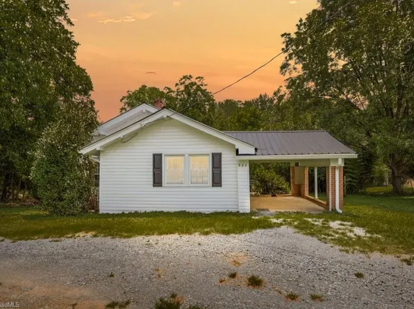 927 Brooklyn Avenue Ext, Ramseur, NC 27316