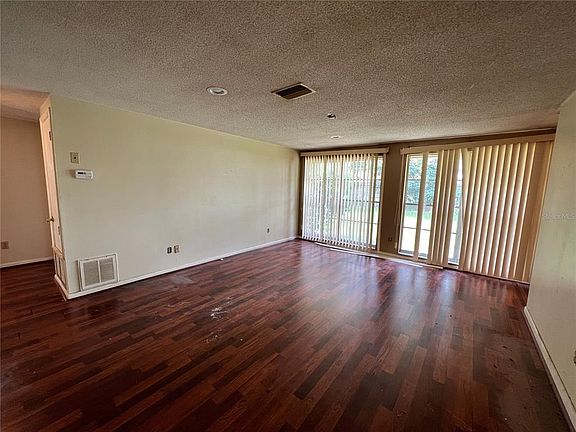 3rd image of 8411 Woodhurst Dr