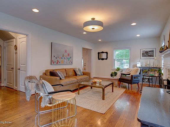 4th image of 2413 Brighton Dr
