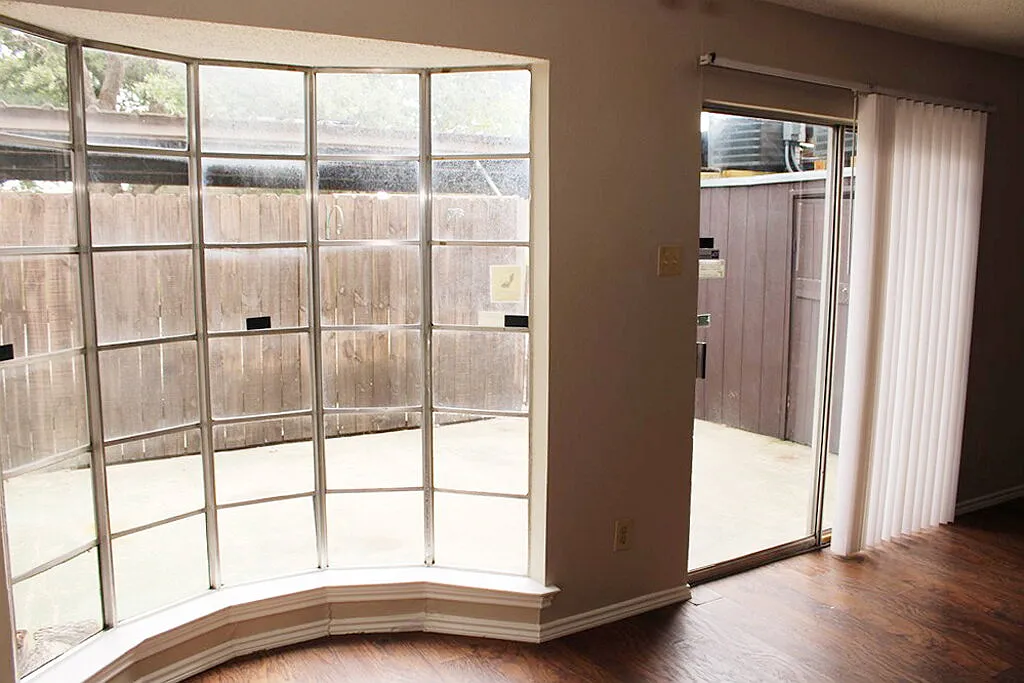 2 bed, 2.5 bath, 1156 sqft, $1,595 — Photo 4