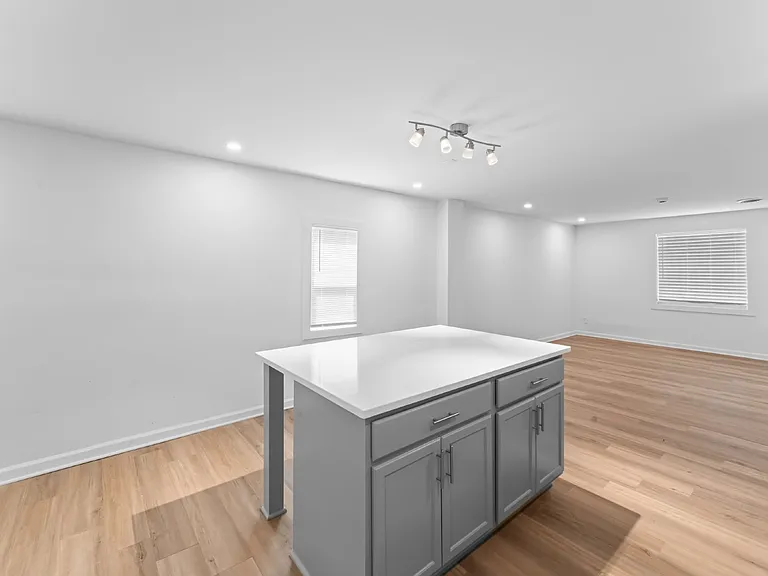 815 Kickapoo St — Photo 10