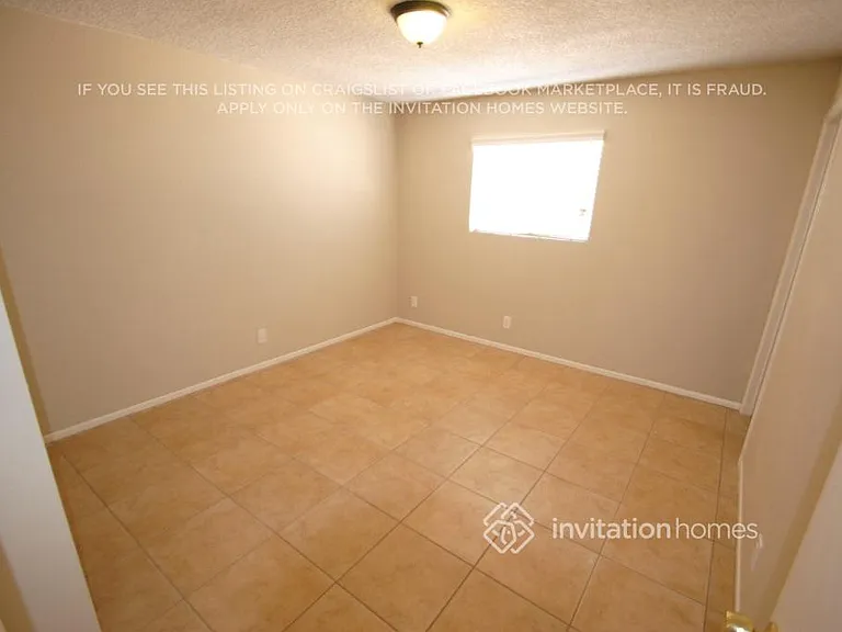 817 N 95th St — Photo 10